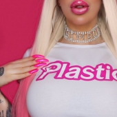 Who are bimbo girls, or Why is it fashionable to be stupid now