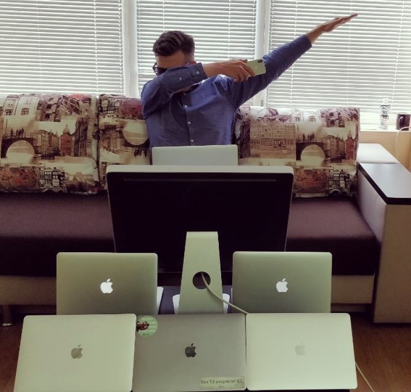 Who are the "successful" people social networking?