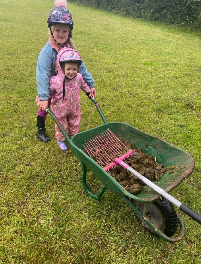 Who does not work, he does not eat: how in a British family, daughters are taught to work from early childhood