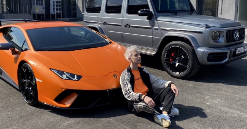 Who is Vlad the A4 Paper blogger and what is the secret of his popularity