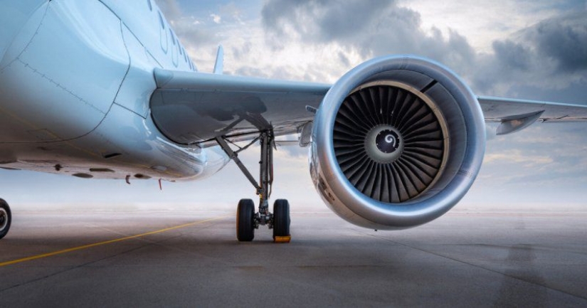 Why is the coin thrown into the engine of the plane, will not bring good luck Why is the coin thrown into the engine of the plane, will not bring good luck