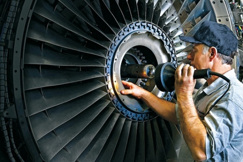 Why is the coin thrown into the engine of the plane, will not bring good luck Why is the coin thrown into the engine of the plane, will not bring good luck