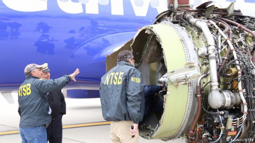 Why is the coin thrown into the engine of the plane, will not bring good luck Why is the coin thrown into the engine of the plane, will not bring good luck