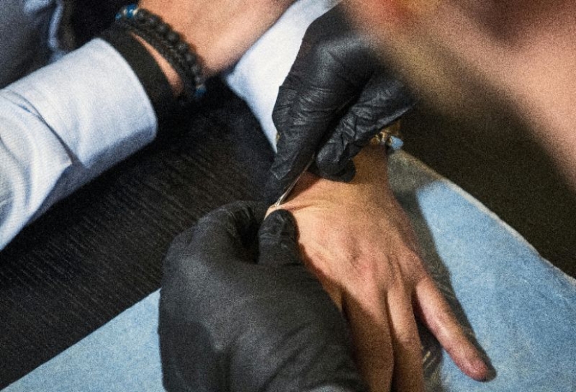 Why the Swedes massively and voluntarily implanted under the skin microchips Why the Swedes massively and voluntarily implanted under the skin microchips