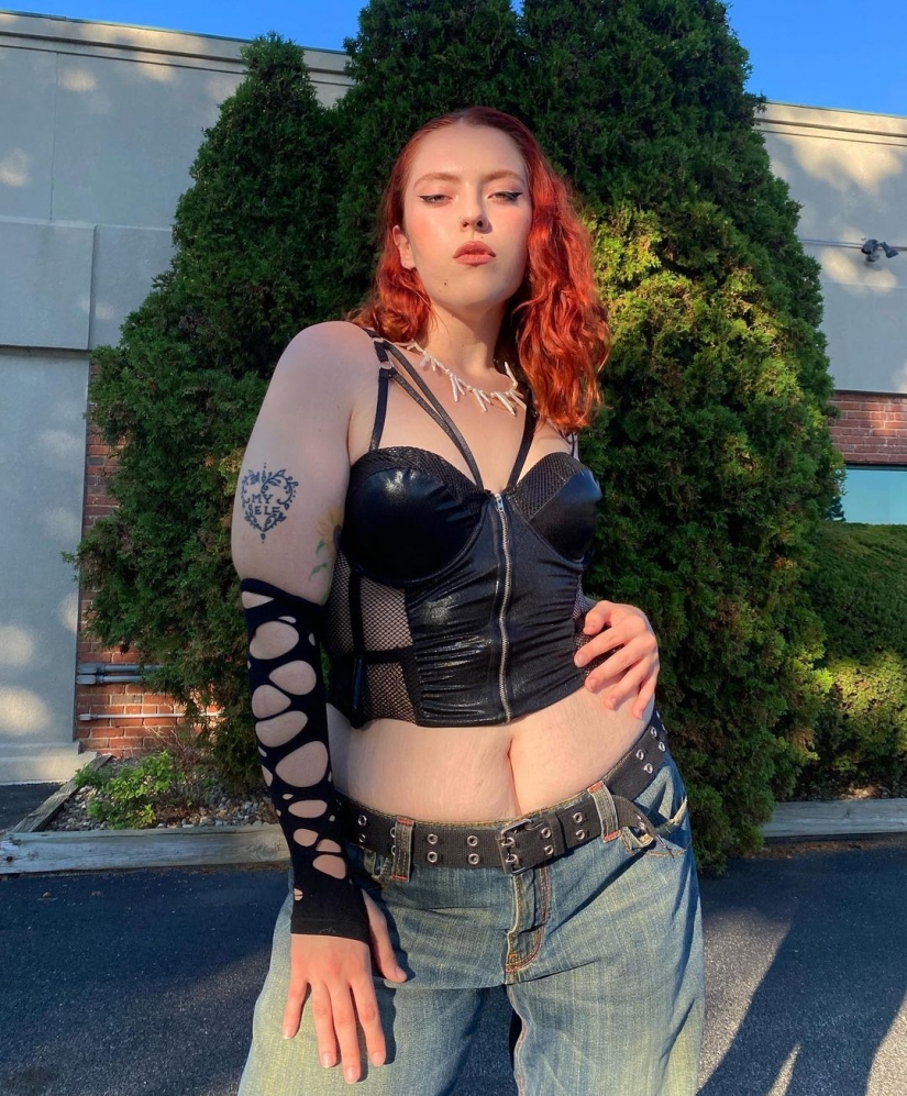 With a sagging belly, but high self-esteem: Liberated Jessica Blair and her photos in lingerie