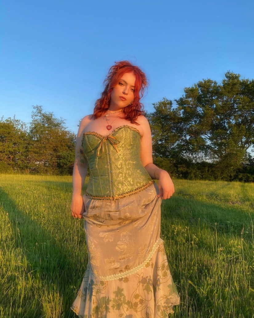 With a sagging belly, but high self-esteem: Liberated Jessica Blair and her photos in lingerie