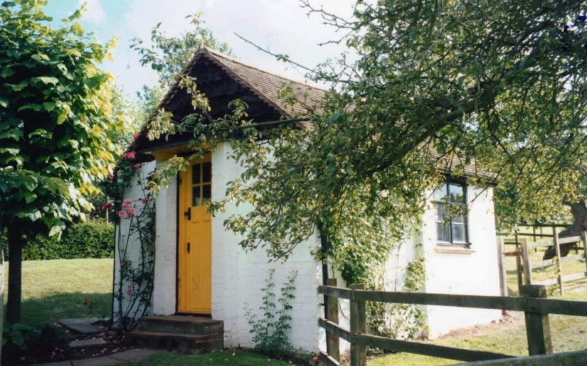 Workers' huts of famous writers Workers' huts of famous writers