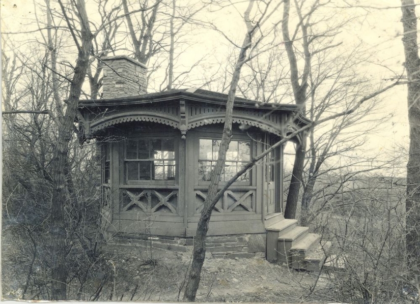 Workers' huts of famous writers Workers' huts of famous writers