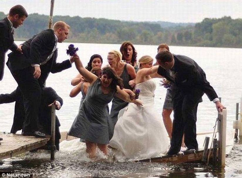 You can't think of it on purpose: the worst wedding photos that will definitely not be shown to guests You can't think of it on purpose: the worst wedding photos that will definitely not be shown to guests