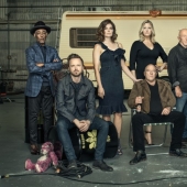 10 años después: los actores de la serie de televisión de culto "Breaking Bad" se reunieron para una impresionante sesión de fotos