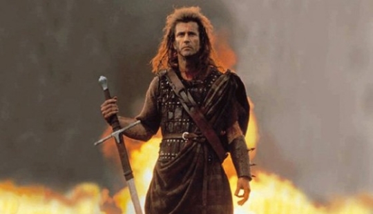 10 bloopers de películas relacionados con disfraces, accesorios y apariencia