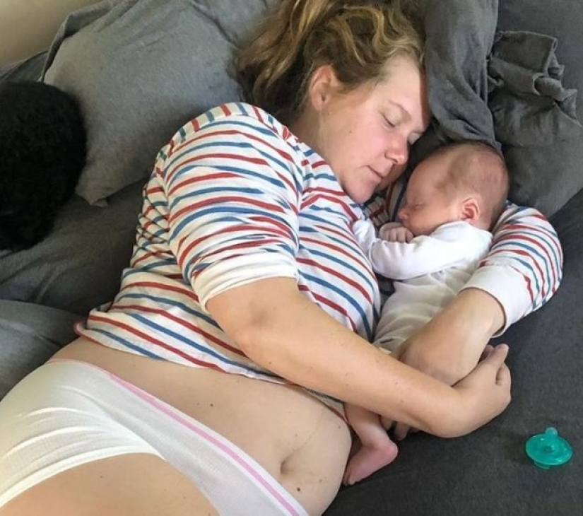 10 Celeb Moms Who Proudly Shared Their Postpartum Body With The World 10 Celeb Moms Who Proudly Shared Their Postpartum Body With The World