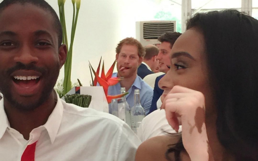 10 celebrity photobombs you should see