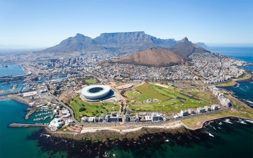 10 flights where you definitely need to take a seat at the porthole