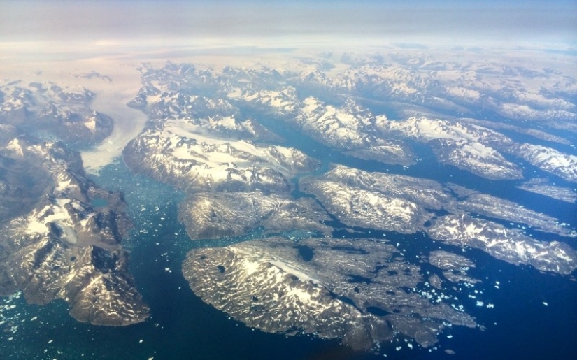 10 flights where you definitely need to take a seat at the porthole