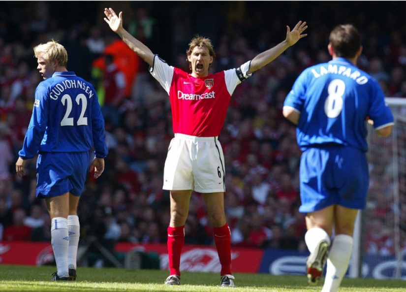 10 futbolistas famosos que se enfrentaron a la ley