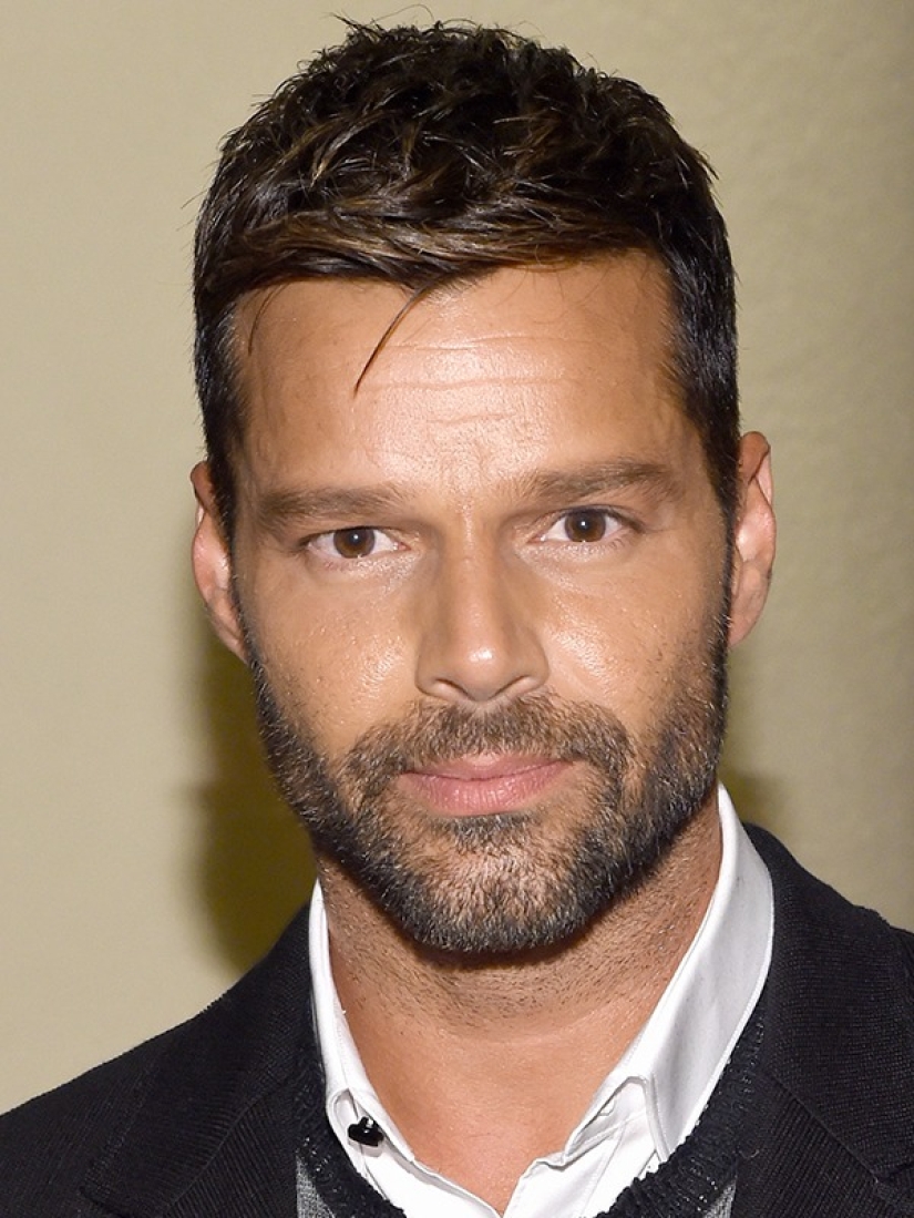 10 gay men adored by millions of women