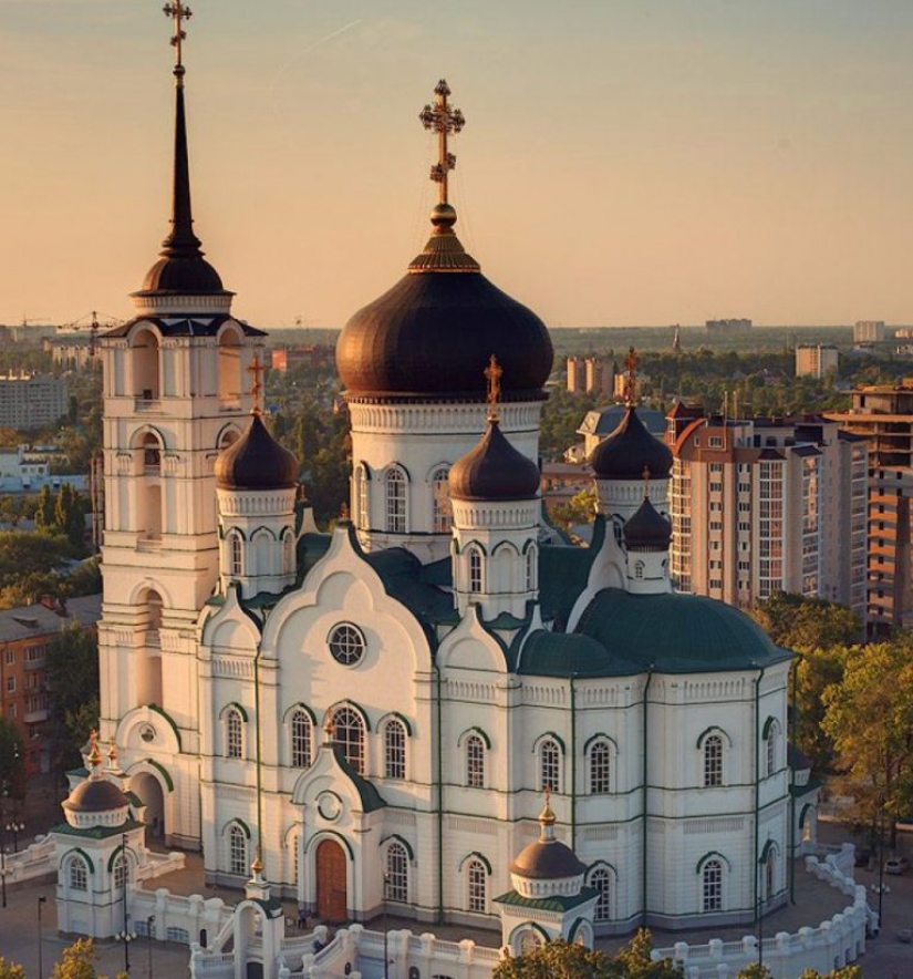 10 iglesias más grandes de Rusia 10 iglesias más grandes de Rusia