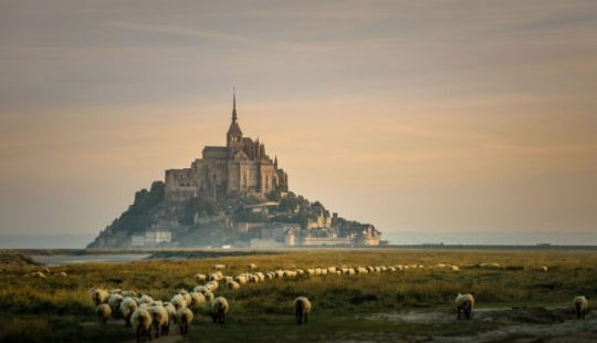 10 Impressive Castles You'll Definitely Want to Live In 10 Impressive Castles You'll Definitely Want to Live In