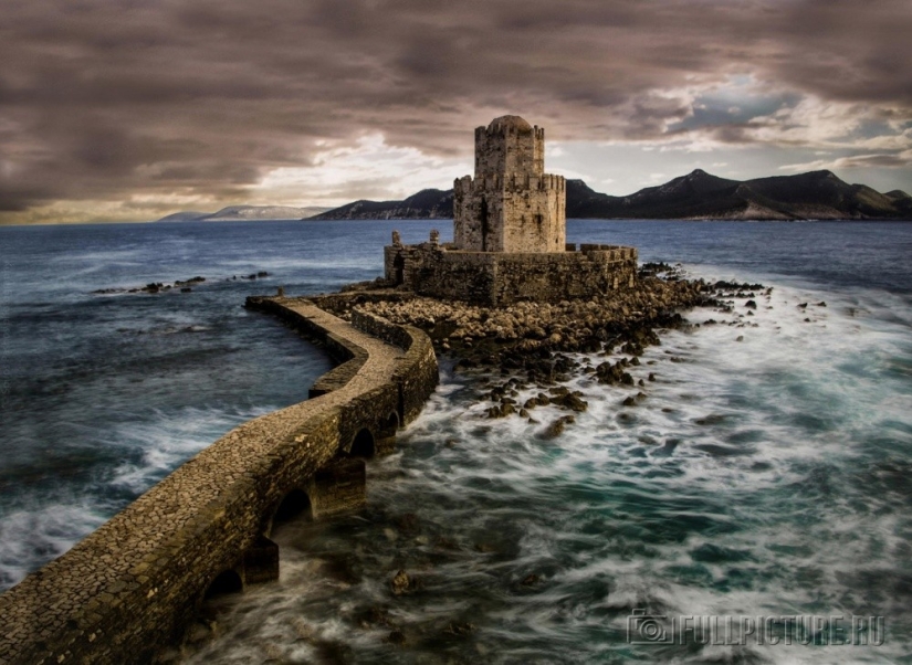 10 Impressive Castles You'll Definitely Want to Live In 10 Impressive Castles You'll Definitely Want to Live In
