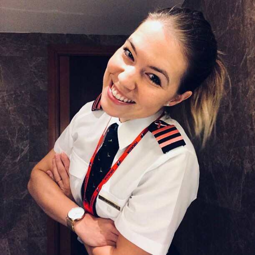 10 most beautiful female pilots who conquered Instagram 10 most beautiful female pilots who conquered Instagram