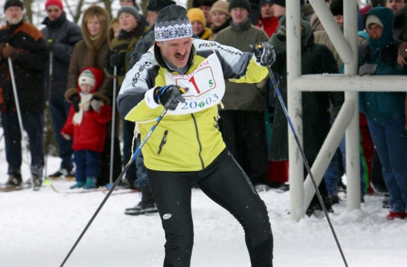 10 photos of how politicians and monarchs spend their holidays 10 photos of how politicians and monarchs spend their holidays