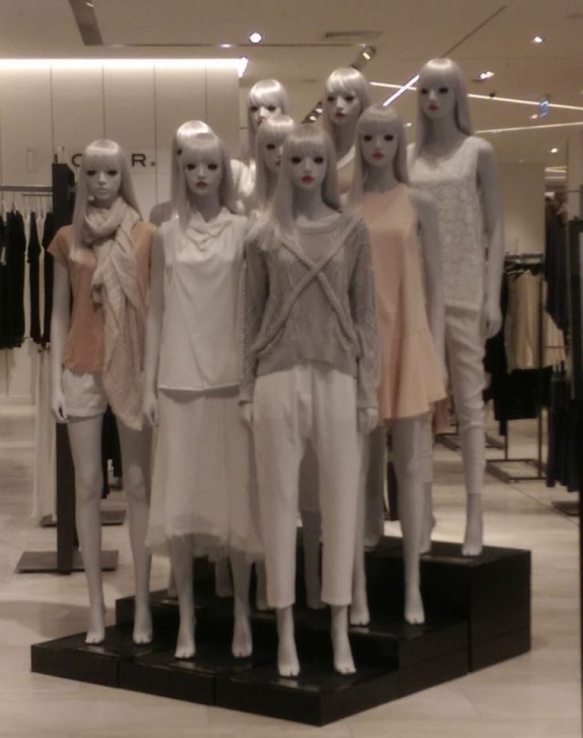 10 Stupid Mannequins You Can't Pass By