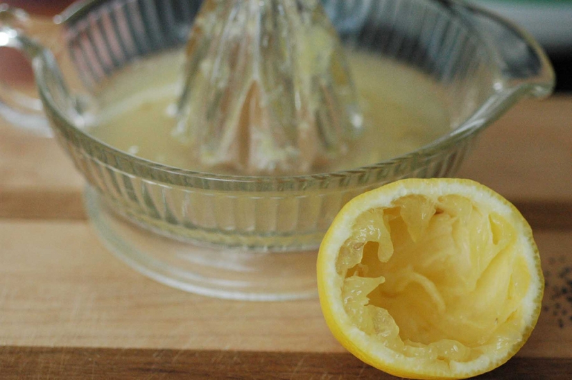 10 unexpected ways to use cola