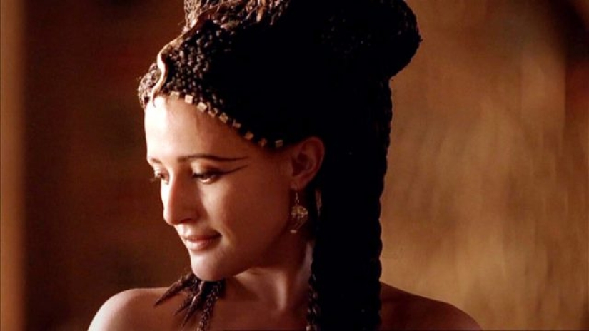 11 actresses who embraced Cleopatra in life on the big screen