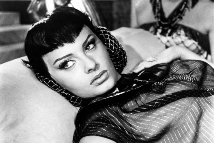 11 actresses who embraced Cleopatra in life on the big screen
