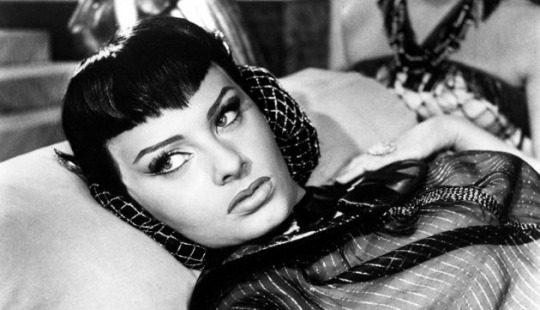 11 actresses who embraced Cleopatra in life on the big screen