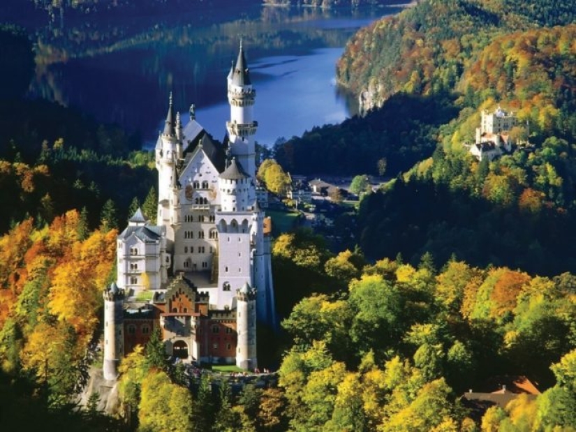 11 places where autumn looks really great