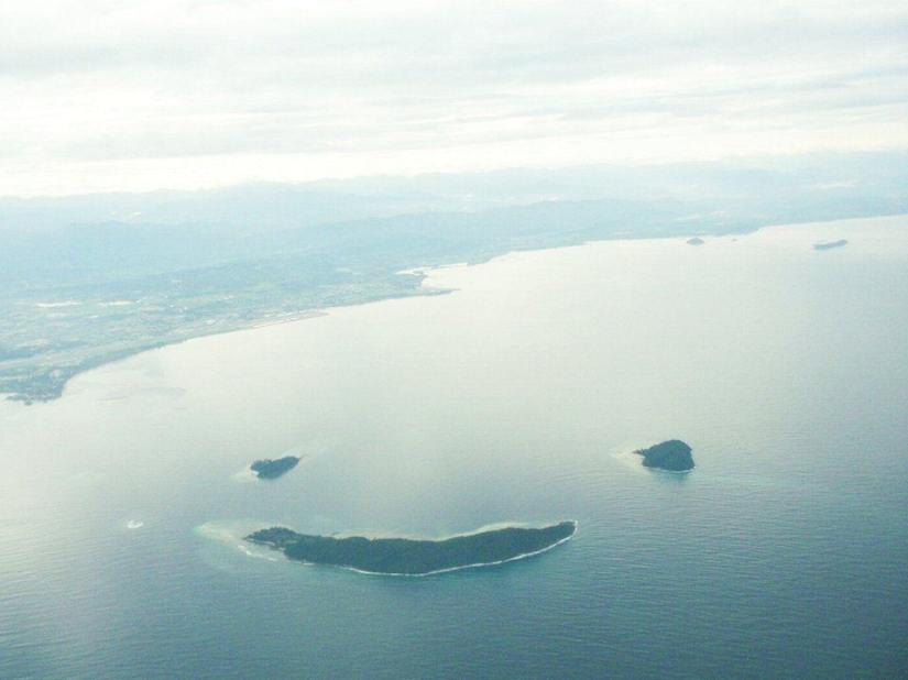 12 islands with amazing outlines 12 islands with amazing outlines