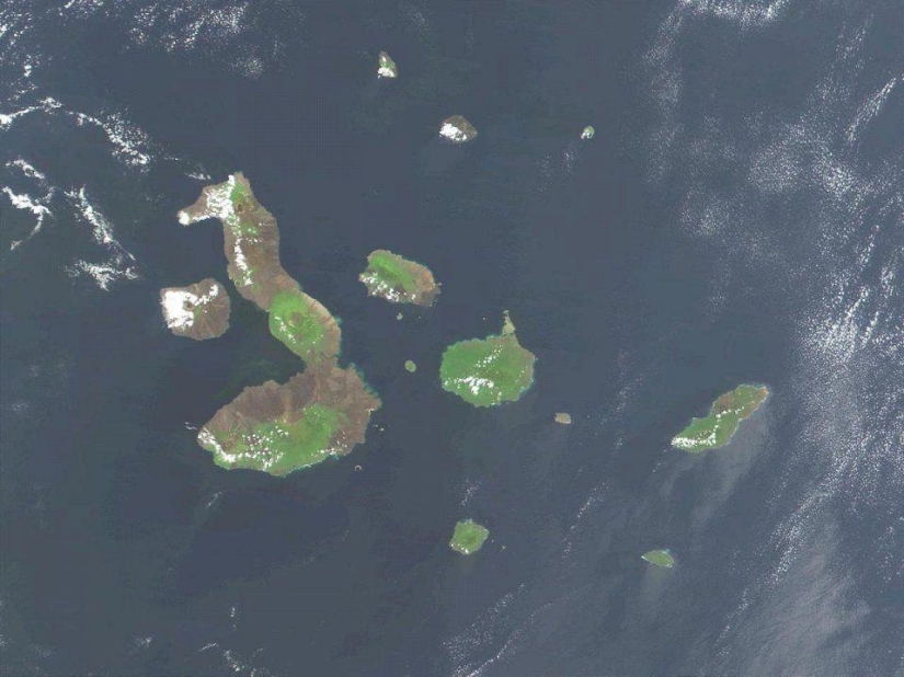 12 islands with amazing outlines 12 islands with amazing outlines