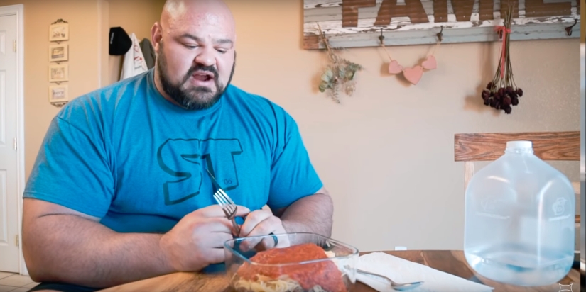 12 thousand calories a day: the diet of the strongest man on Earth