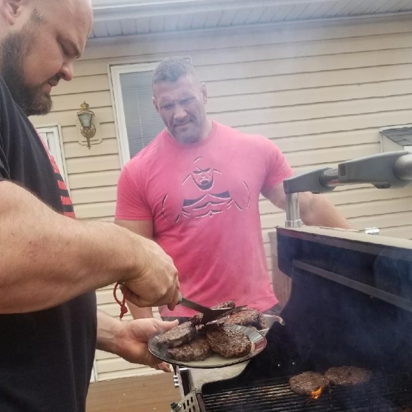 12 thousand calories a day: the diet of the strongest man on Earth
