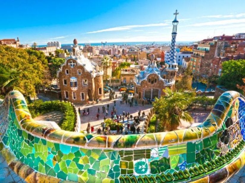 13 Impresionantes Fotos de la Arquitectura Mágica de Antoni Gaudí