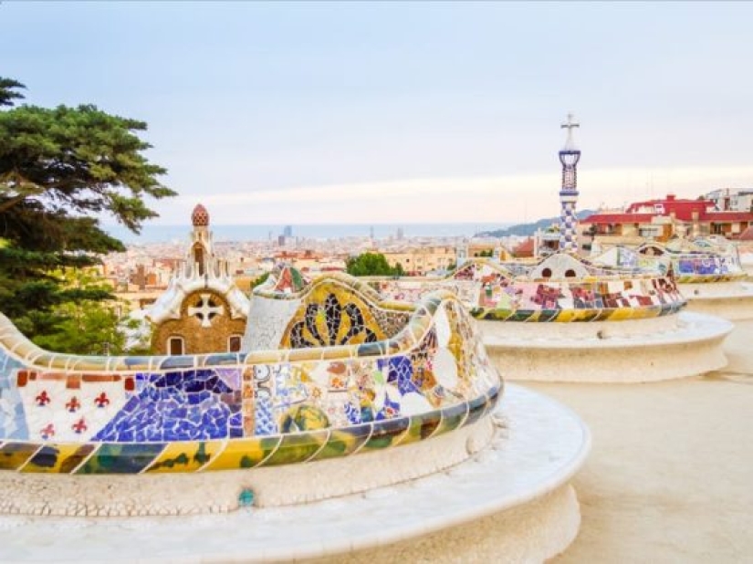 13 Impresionantes Fotos de la Arquitectura Mágica de Antoni Gaudí