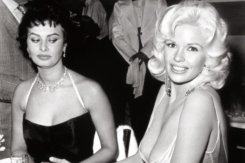 14 photos undeservedly overlooked by history that are worth seeing