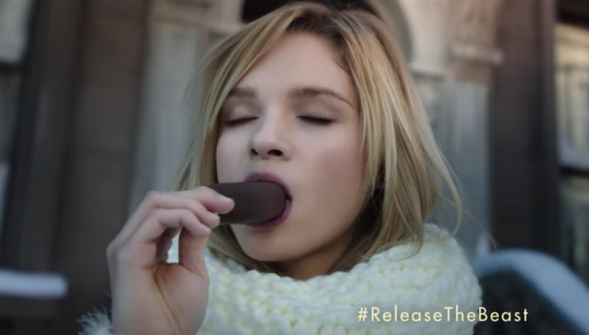 14 pointless things that women are forced to do in advertising