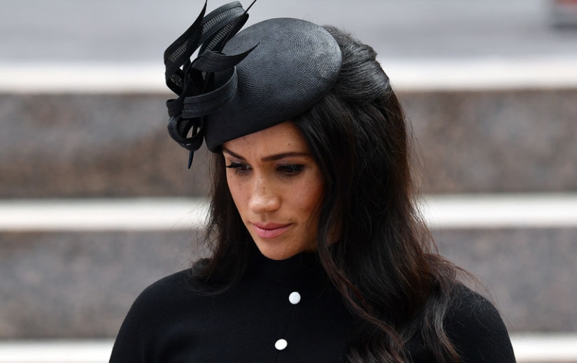 14 Reasons Not to Love Meghan Markle, or Why Elizabeth II is against Prince Harry's Wife