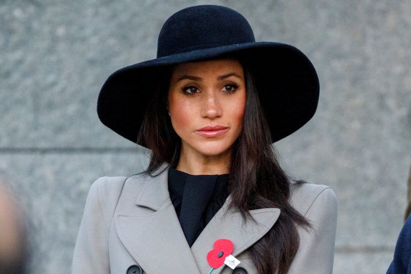 14 Reasons Not to Love Meghan Markle, or Why Elizabeth II is against Prince Harry's Wife