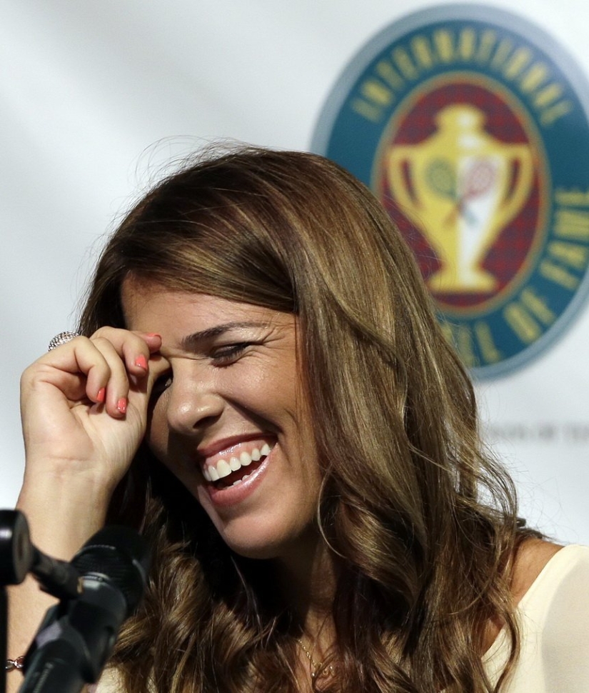 15 celebrities who got caught stealing