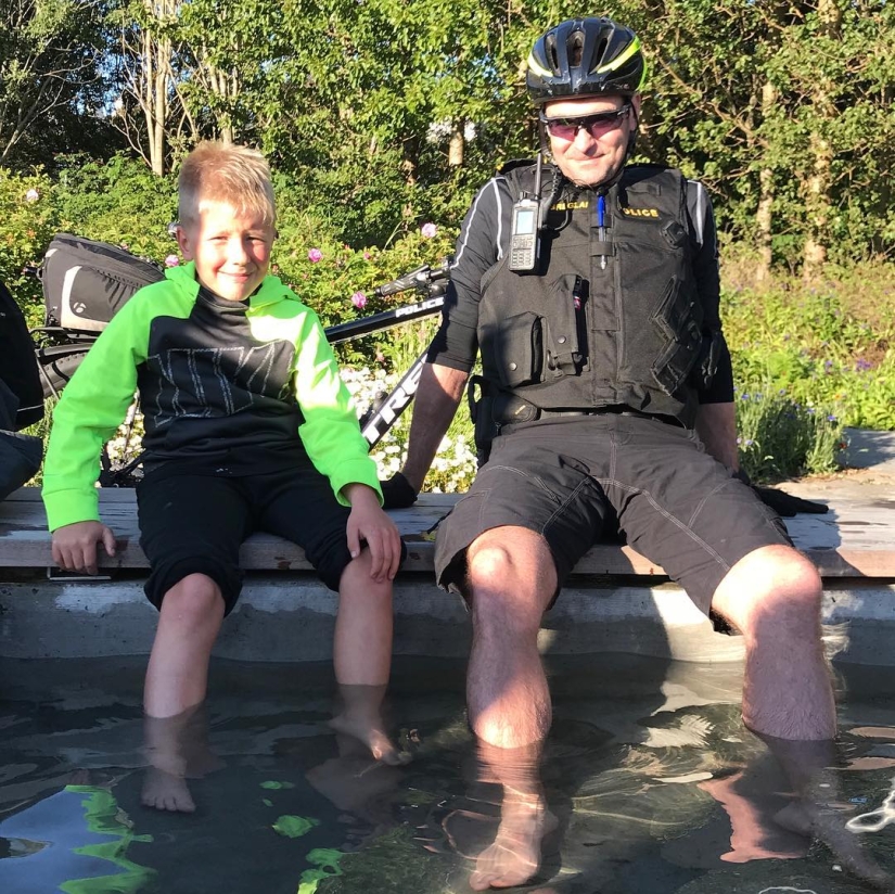 15+ photos proving that the cutest police officers work in Reykjavik