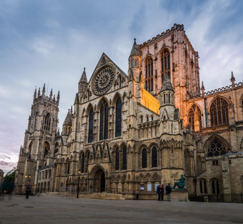 15 places worth visiting until they are filled with tourists