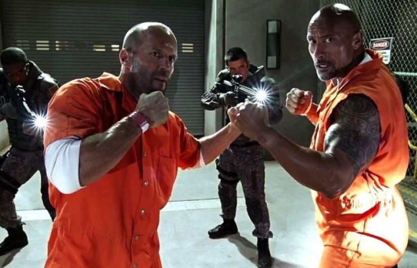 15 Times Hollywood Totally Forgot To Patch Up Some Major Plot Holes 15 Times Hollywood Totally Forgot To Patch Up Some Major Plot Holes