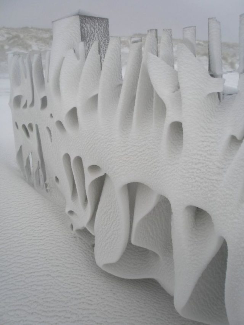 15 Times People Were So Satisfied Looking At The Snow They Just Had To Document It