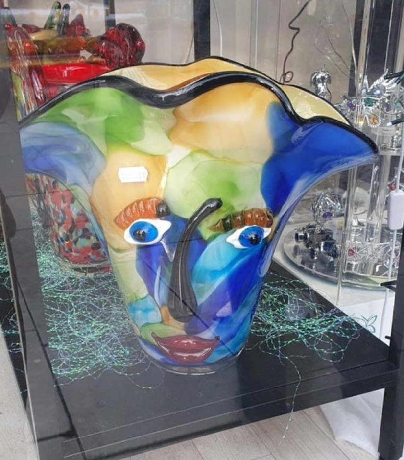 16 veces en las que los diseñadores hicieron que la gente se ahogara con el té 16 veces en las que los diseñadores hicieron que la gente se ahogara con el té