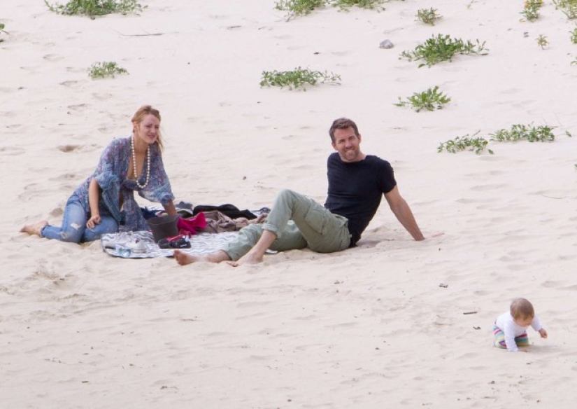 20+ frames that prove that Ryan Reynolds and Blake Lively are the best couple in the world