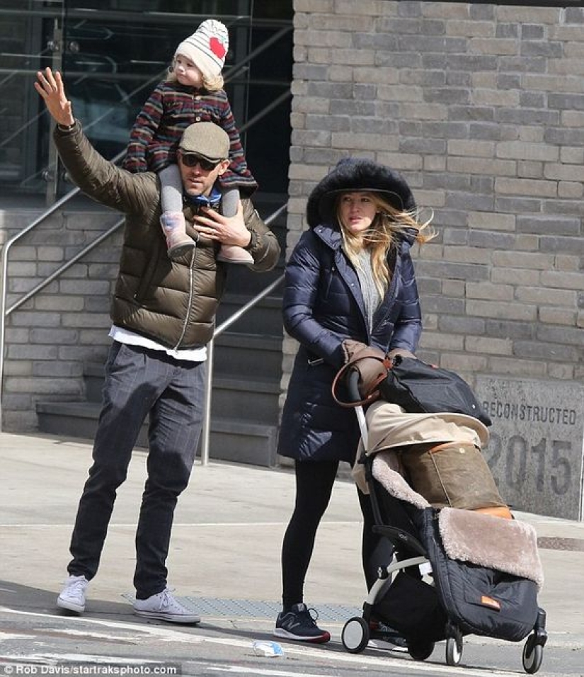 20+ frames that prove that Ryan Reynolds and Blake Lively are the best couple in the world